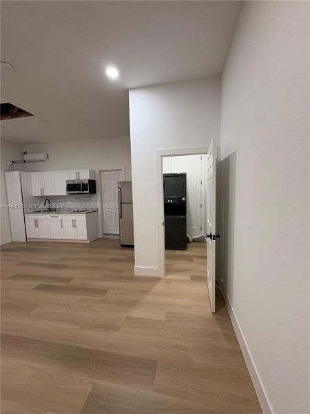 Spacious, unfurnished interior of a new home in , Cape Coral (Image 33).