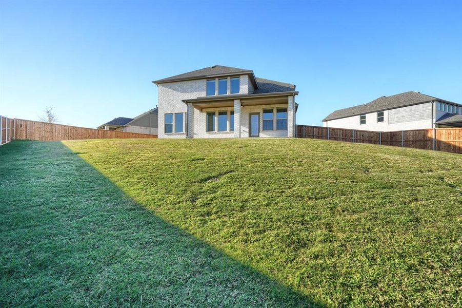Exterior details and patio area of a home in Lilyana, Celina (Image 27).