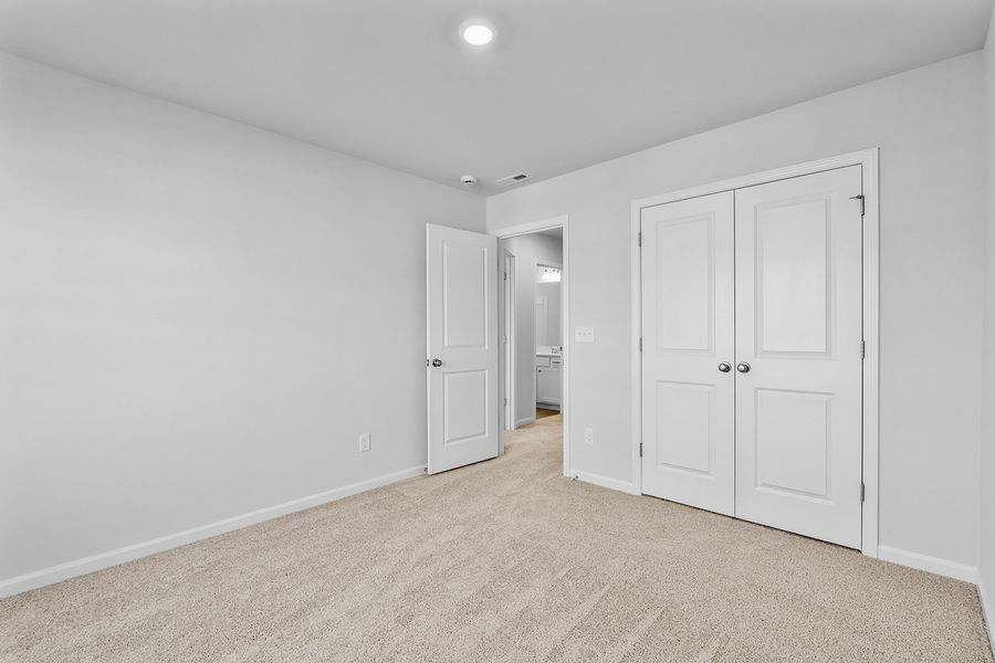 Spacious, unfurnished interior of a new home in Hanes Lake, Winston-Salem (Image 36). Spacious, unfurnished interior of a new home in Hanes Lake, Winston-Salem (Image 36).