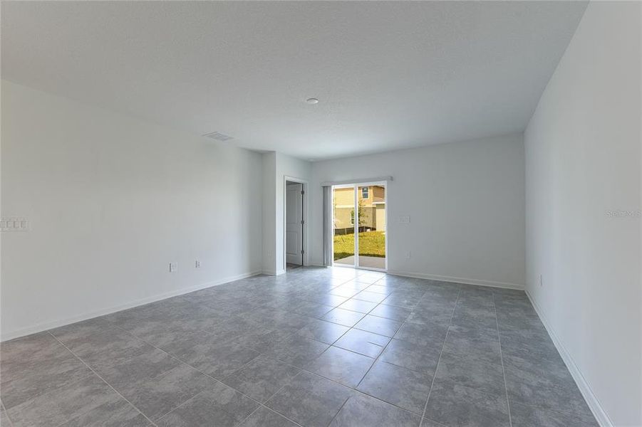 Spacious, unfurnished interior of a new home in , Davenport (Image 21).