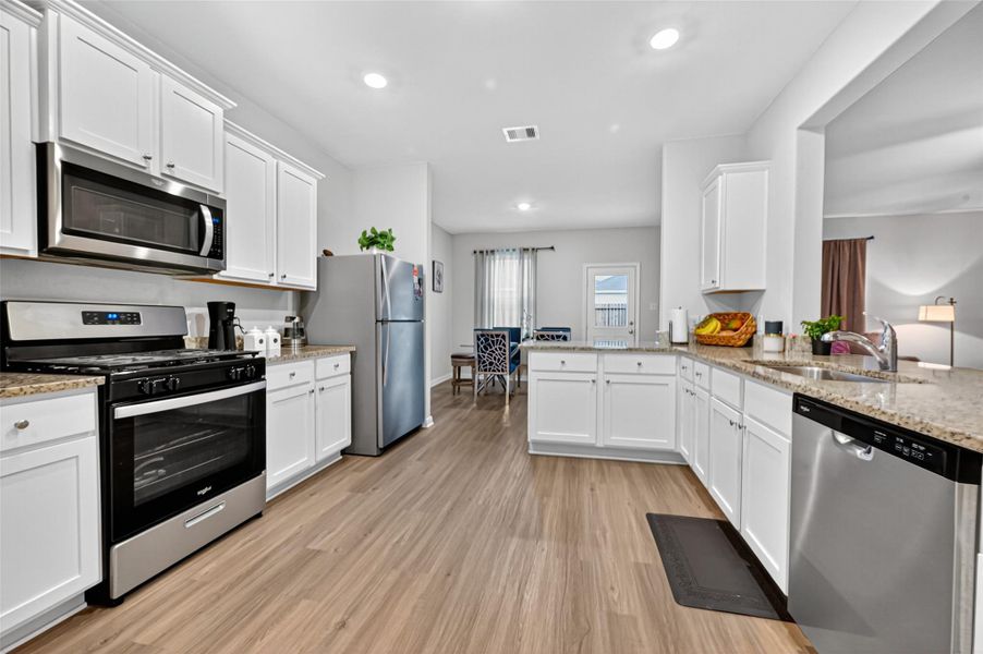 Plenty of cabinet space available. Plenty of cabinet space available.