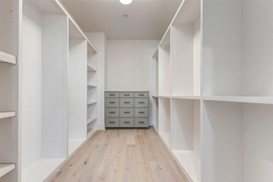 Spacious, unfurnished interior of a new home in , Houston (Image 22).