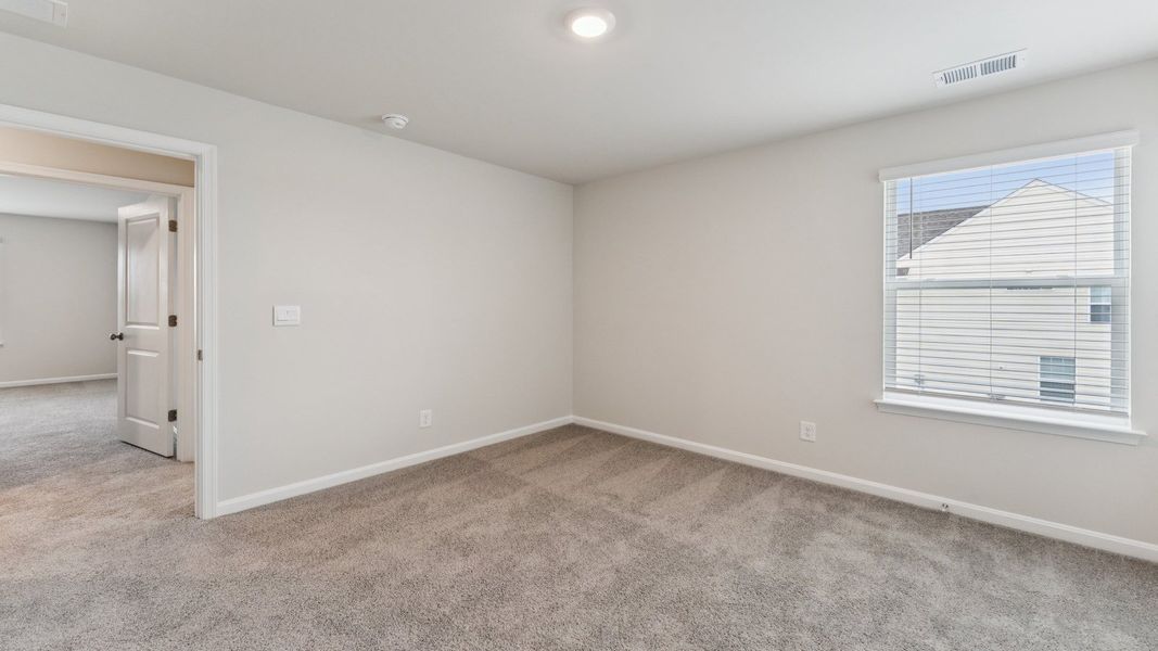 Spacious, unfurnished interior of a new home in Tooley Harbor, Elizabeth City (Image 18).