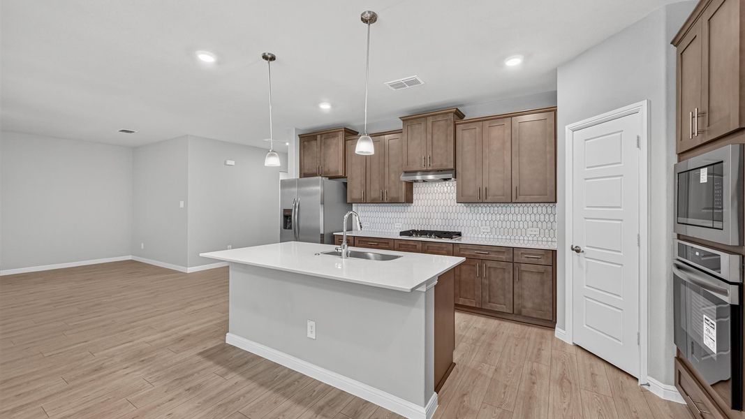 Representative furnished interior of a home built from the Emory by D.R. Horton in Lakeview Pointe, Midlothian (Image 8).