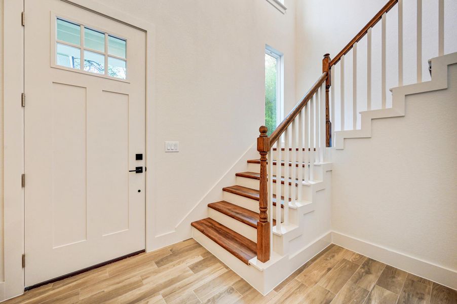 Spacious, unfurnished interior of a new home in , Wimberley (Image 12).