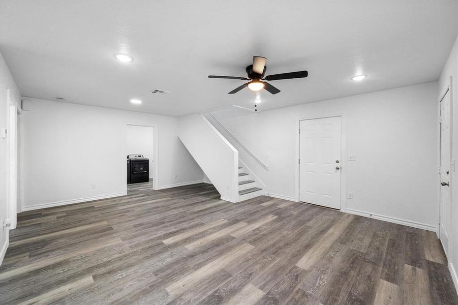 Spacious, unfurnished interior of a new home in , Corsicana (Image 18).
