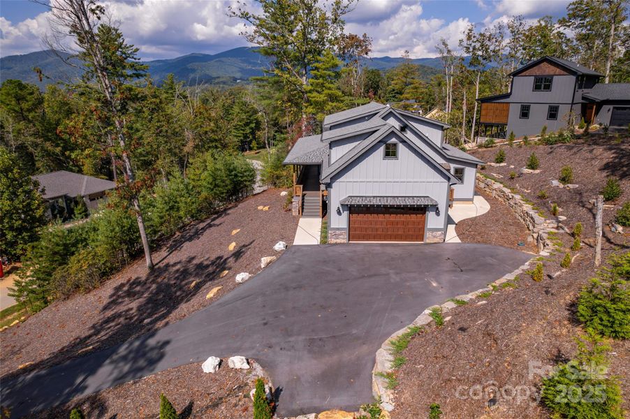 Image 33 of a home in . Image 33 of a home in .