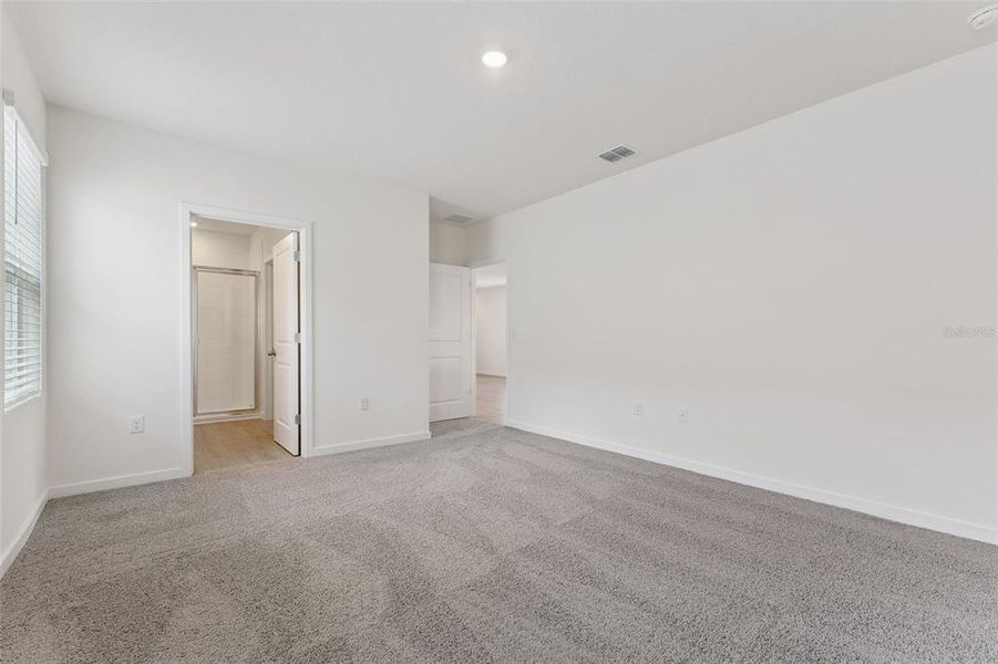 Spacious, unfurnished interior of a new home in Crossroads at Kelly Park, Apopka (Image 15). Spacious, unfurnished interior of a new home in Crossroads at Kelly Park, Apopka (Image 15).