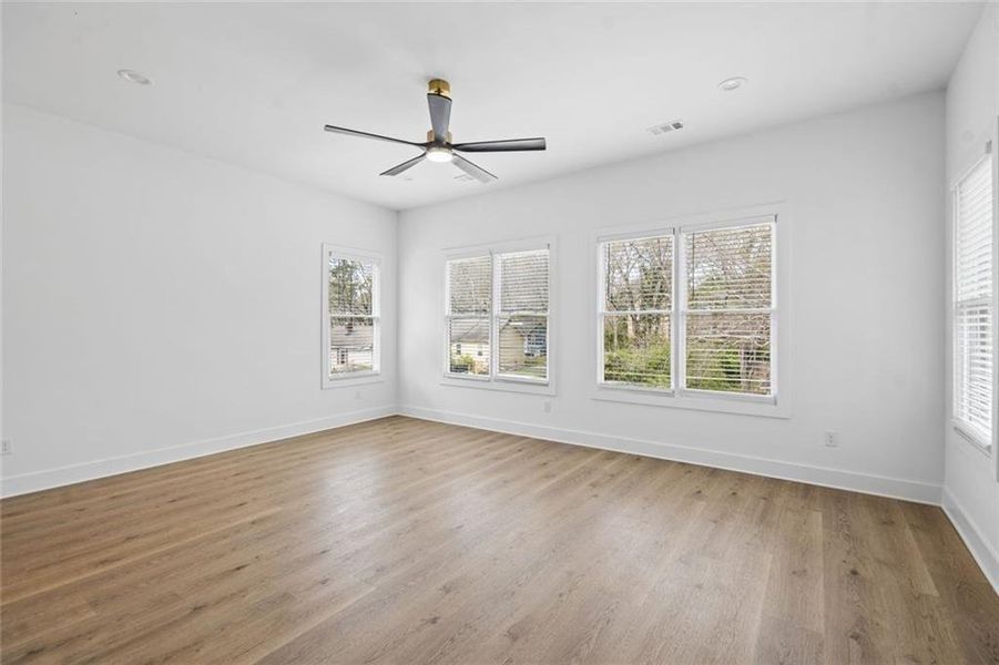 Spacious, unfurnished interior of a new home in , Atlanta (Image 30).