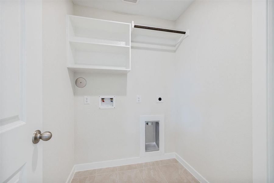 Spacious, unfurnished interior of a new home in Cielo, Conroe (Image 26). Spacious, unfurnished interior of a new home in Cielo, Conroe (Image 26).