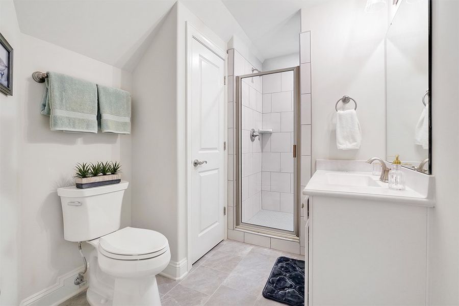 Shelter Bay, Bonus Bathroom