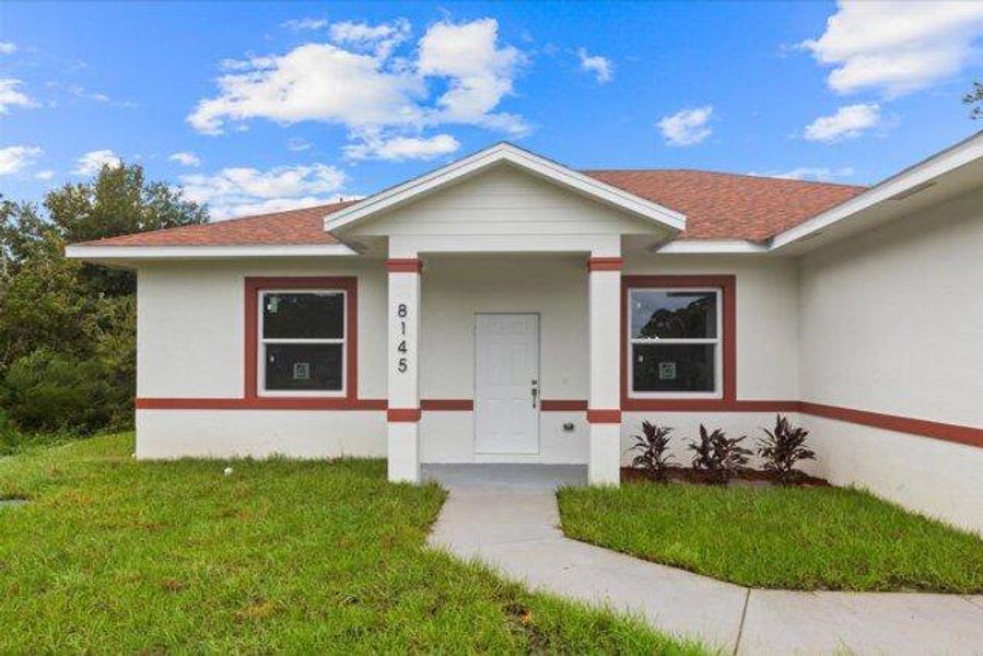 Exterior details and patio area of a home in , Vero Beach (Image 2).