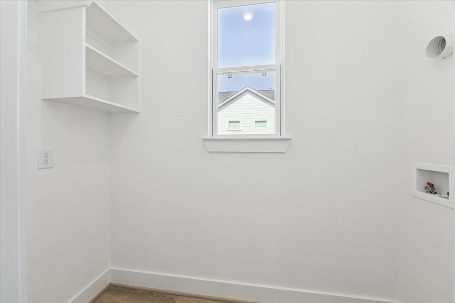 Spacious, unfurnished interior of a new home in Upland Estates, Houston (Image 22).