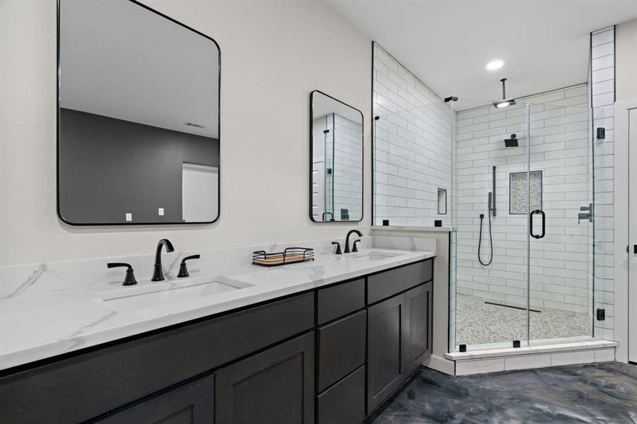 Furnished interior view inside a new home in , Stephenville (Image 9).