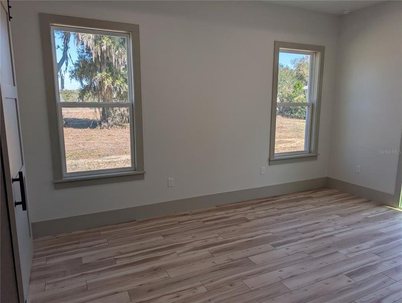 Spacious, unfurnished interior of a new home in , Ocala (Image 34).