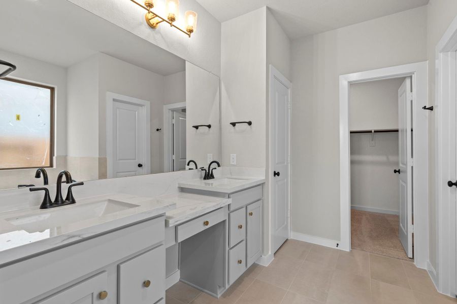 Furnished interior view inside a new home in Sienna 45', 50', Missouri City (Image 12).