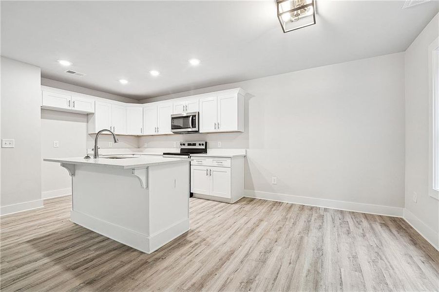 Furnished interior view inside a new home in , Gainesville (Image 5).