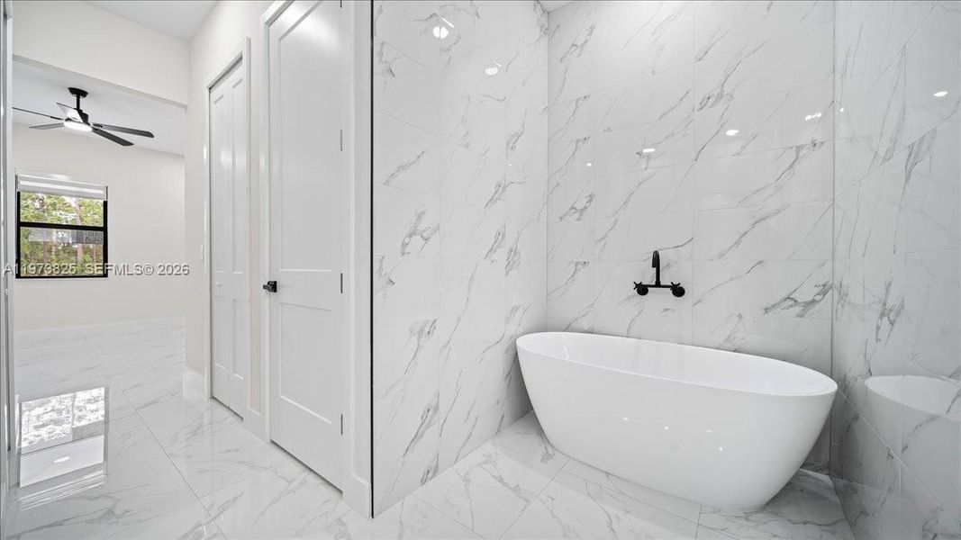 Furnished interior view inside a new home in , Cape Coral (Image 16).