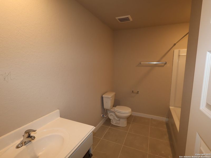 Furnished interior view inside a new home in Greenspoint Heights, Seguin (Image 6). Furnished interior view inside a new home in Greenspoint Heights, Seguin (Image 6).