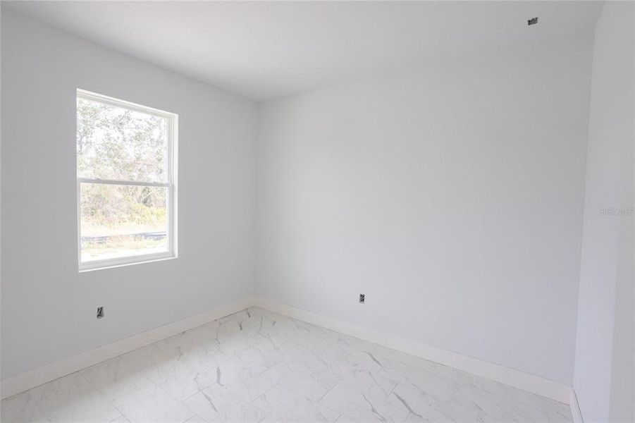 Spacious, unfurnished interior of a new home in , Englewood (Image 12).