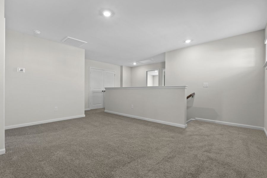 Representative unfurnished interior of a home built from the Larch Single-Family B by McGuinn Homes in Willow Lake, Blythewood (Image 16).