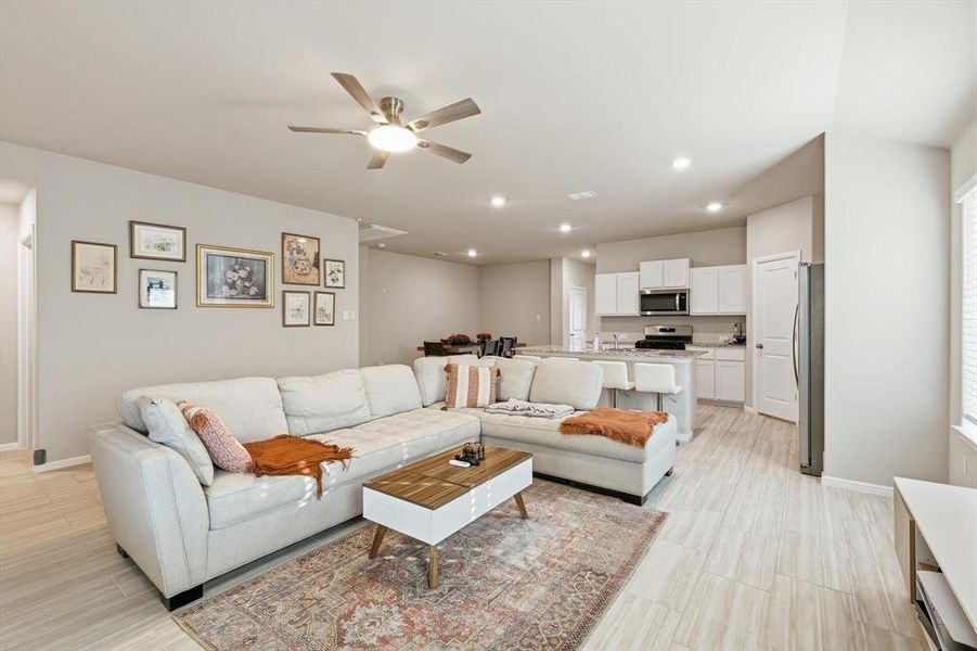 Furnished interior view inside a new home in Hickory Grove, Denton (Image 12).