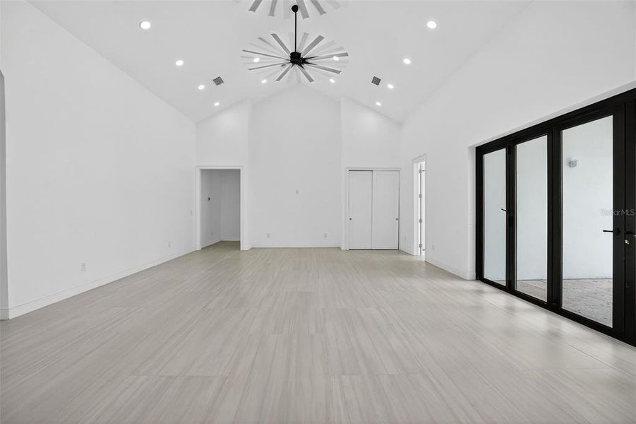 Spacious, unfurnished interior of a new home in , Wesley Chapel (Image 51). Spacious, unfurnished interior of a new home in , Wesley Chapel (Image 51).