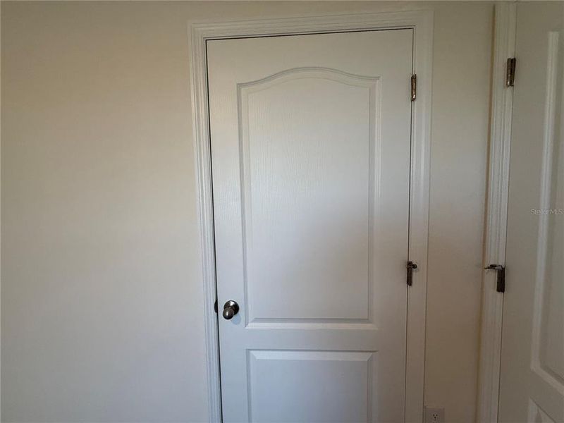 Close-up of interior finishes inside a home in Kindred, Kissimmee (Image 24).