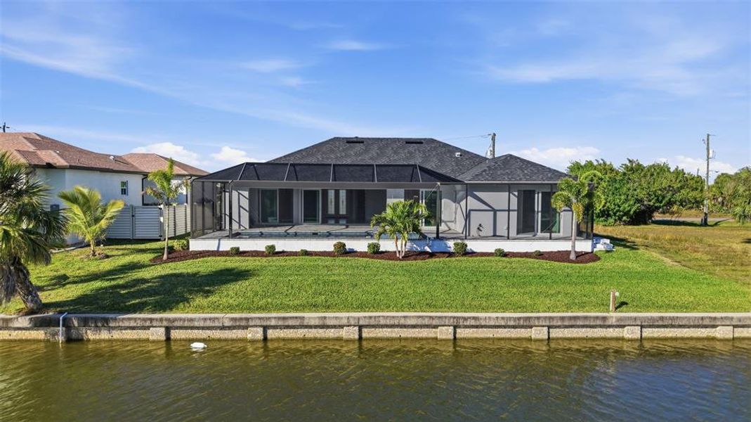 Exterior details and patio area of a home in , Port Charlotte (Image 22).