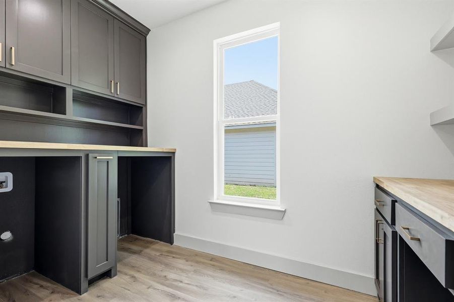 Furnished interior view inside a new home in , Bridgeport (Image 20).