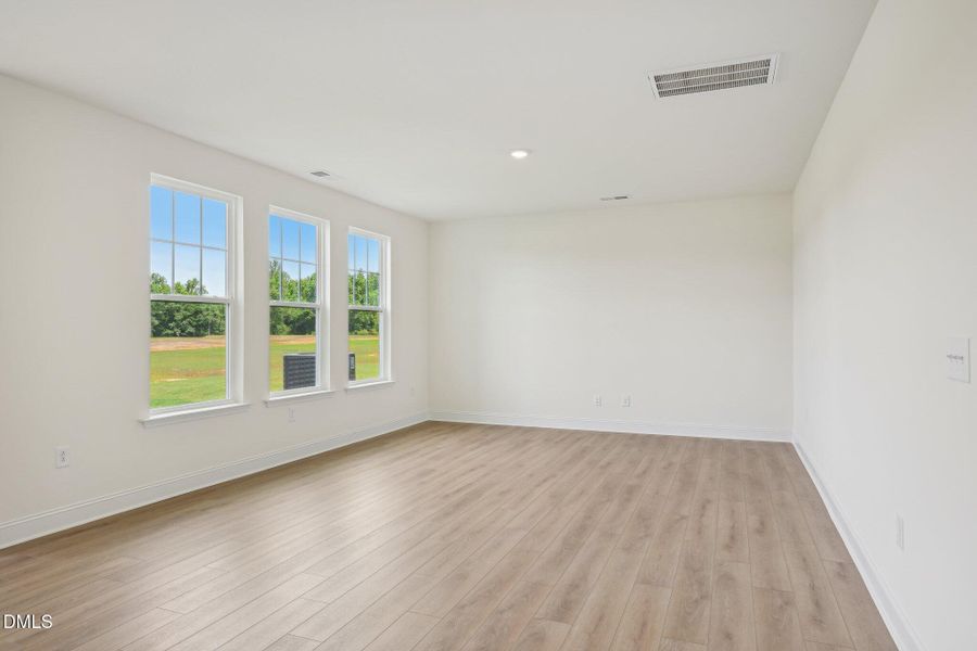 20-web-or-mls-124 Willow Cameron Way-230