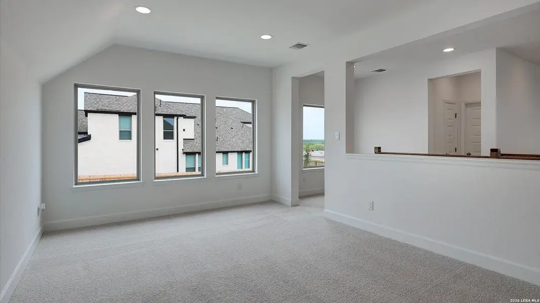 Spacious, unfurnished interior of a new home in Briggs Ranch, San Antonio (Image 24).