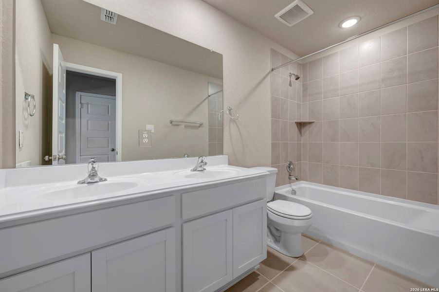 Furnished interior view inside a new home in Paloma Park, Converse (Image 8).