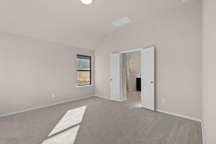 Spacious, unfurnished interior of a new home in The Meadows at Imperial Oaks, Conroe (Image 19).