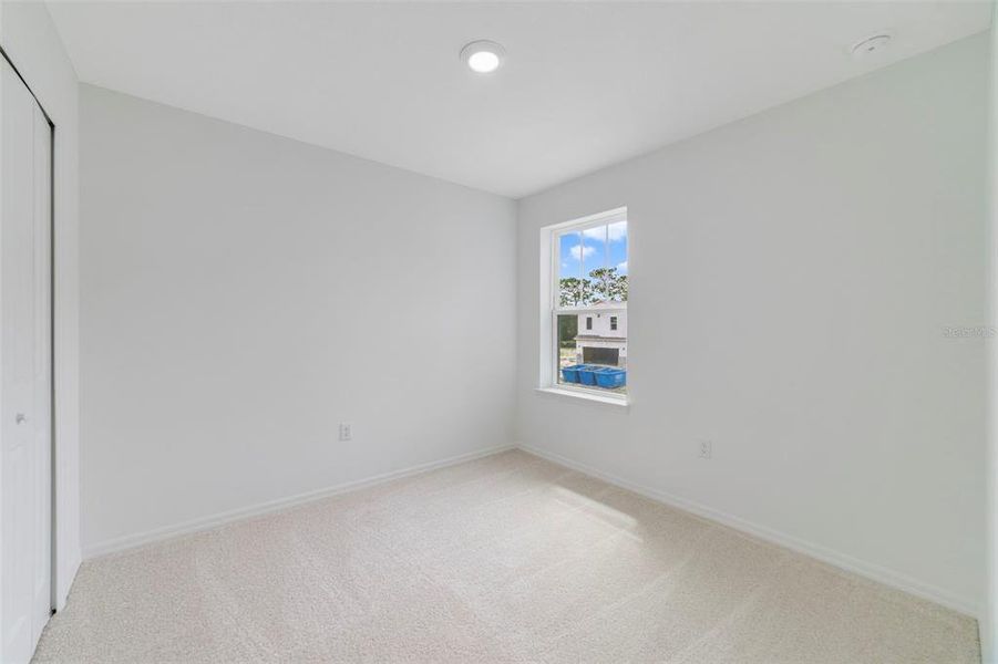 Spacious, unfurnished interior of a new home in Towns at Greenleaf, Oviedo (Image 17).