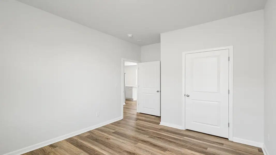 Spacious, unfurnished interior of a new home in Havenwood, North Charleston (Image 17).