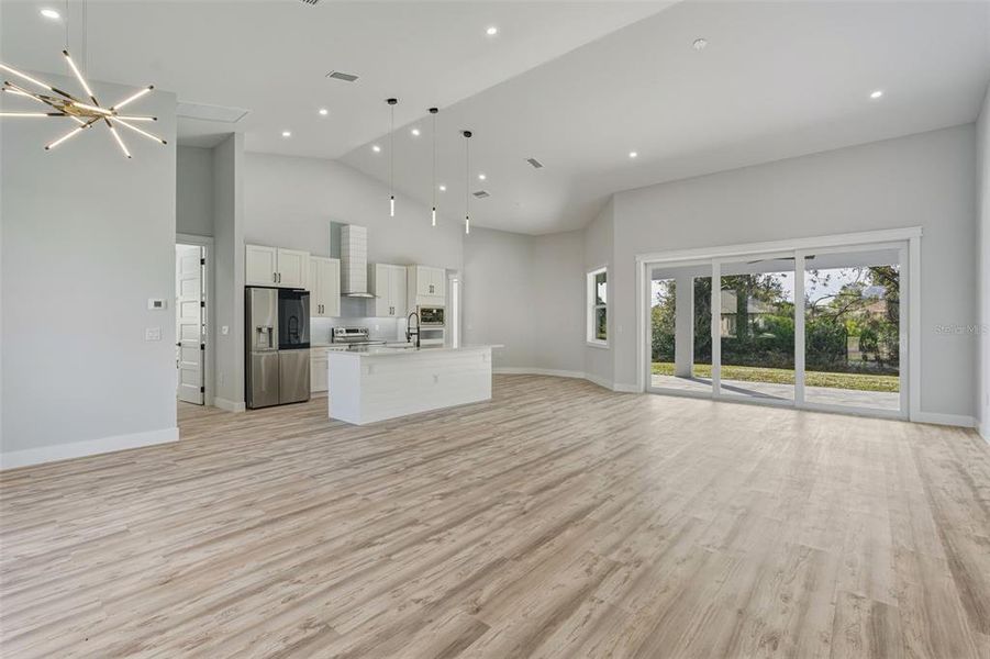 Spacious, unfurnished interior of a new home in , Rotonda West (Image 21).