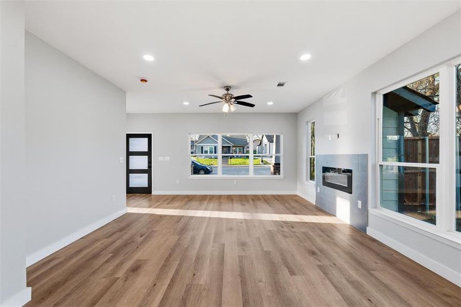 Spacious, unfurnished interior of a new home in , Fort Worth (Image 26).