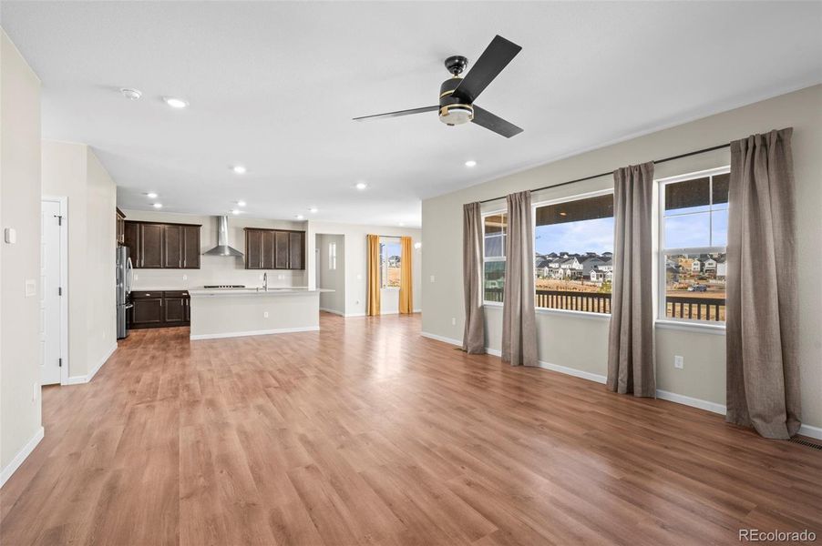 Spacious, unfurnished interior of a new home in , Aurora (Image 17).