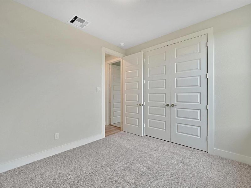 Spacious, unfurnished interior of a new home in Lago Mar, Santa Fe (Image 35).