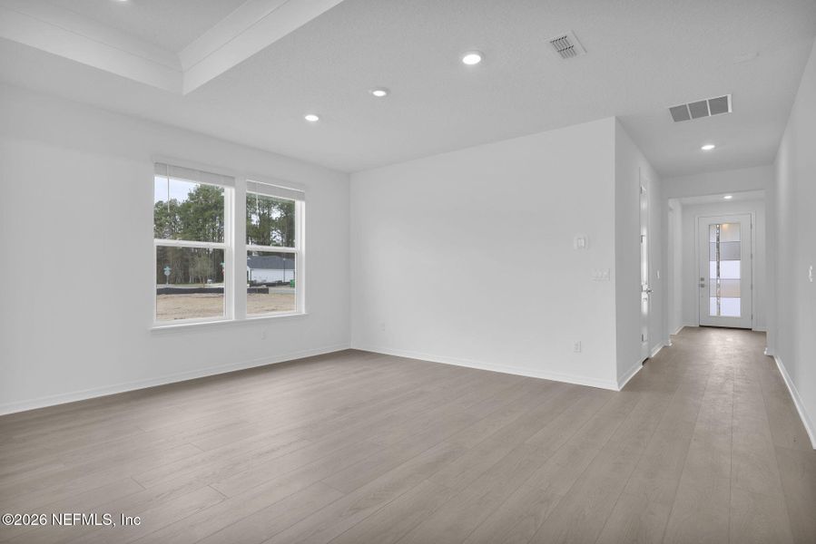 Spacious, unfurnished interior of a new home in Murray Farms, Middleburg (Image 16).