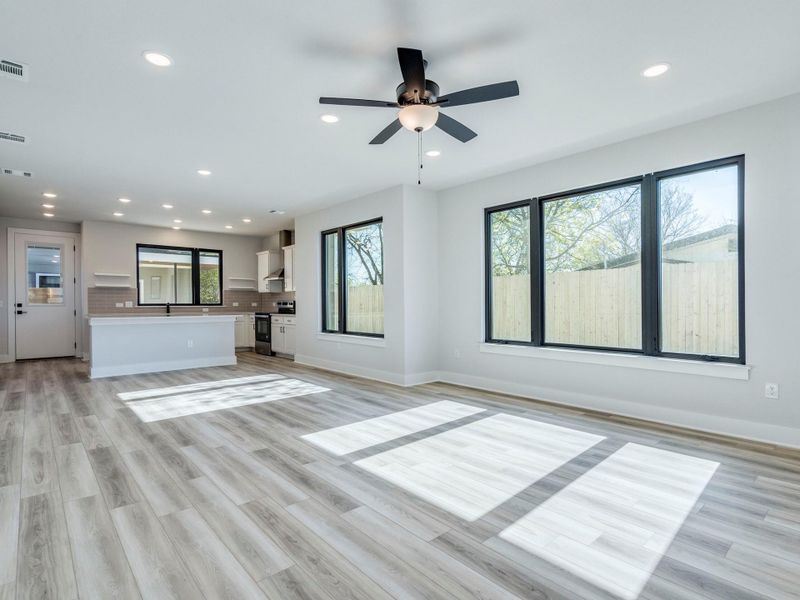 Open floorplan Living-dining-kitchen