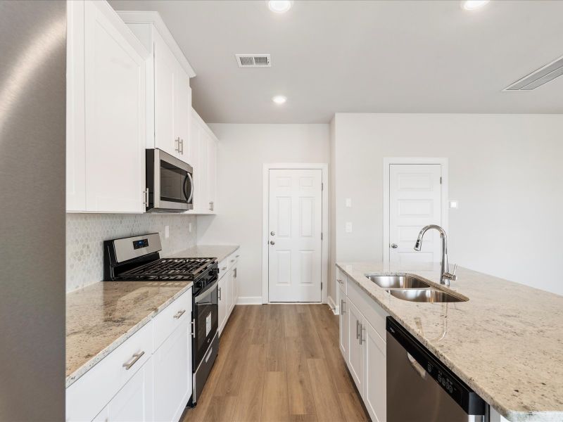 Welcome to the Dallas floorplan at Village White Pine. Welcome to the Dallas floorplan at Village White Pine.