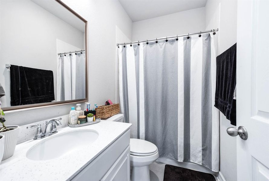 Furnished interior view inside a new home in Sunterra 60ft, Katy (Image 27). Furnished interior view inside a new home in Sunterra 60ft, Katy (Image 27).