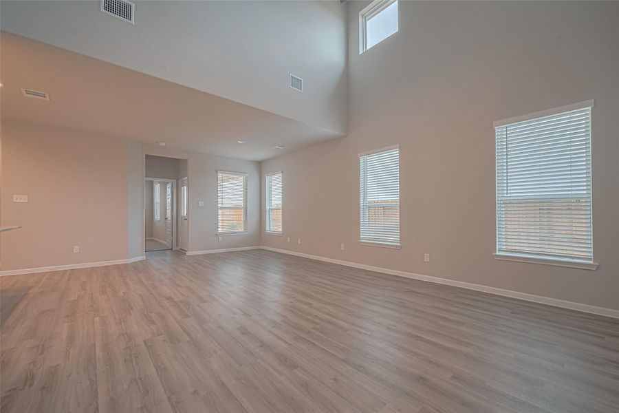 Spacious, unfurnished interior of a new home in La Segarra, Brookshire (Image 20).
