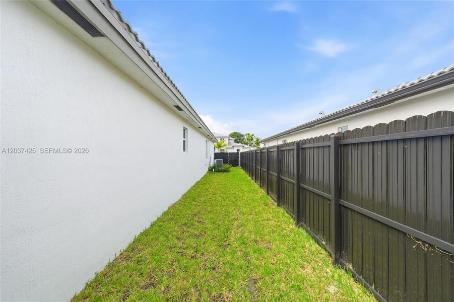 Exterior details and patio area of a home in , Miami (Image 25).