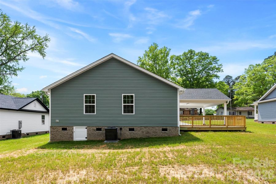 Exterior details and patio area of a home in , Bessemer City (Image 15).
