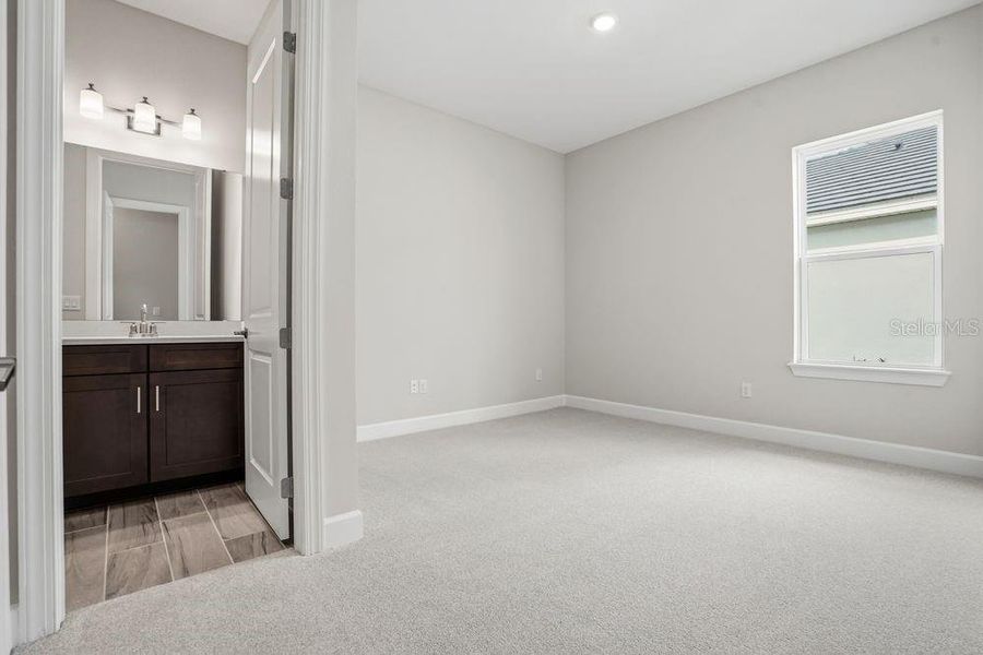 Spacious, unfurnished interior of a new home in Coasterra Community Group Page, Palmetto (Image 25).
