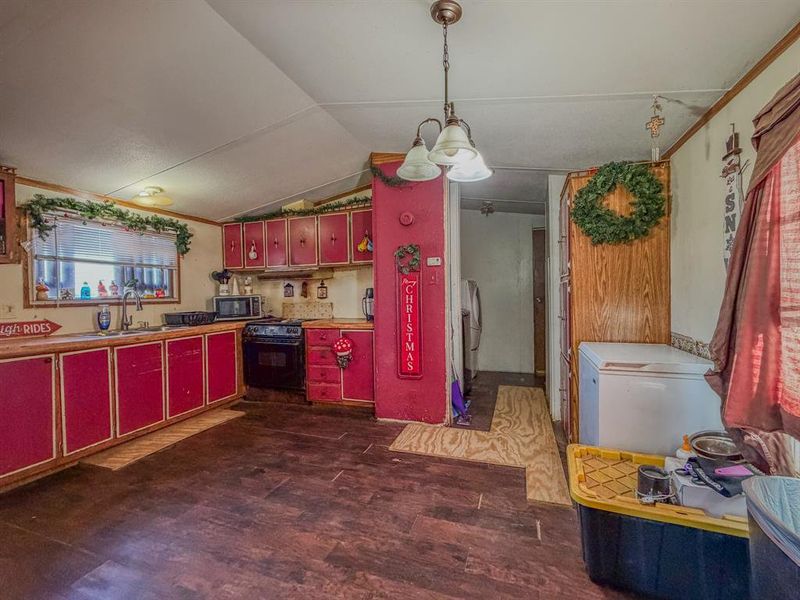 Furnished interior view inside a new home in , Weatherford (Image 4).