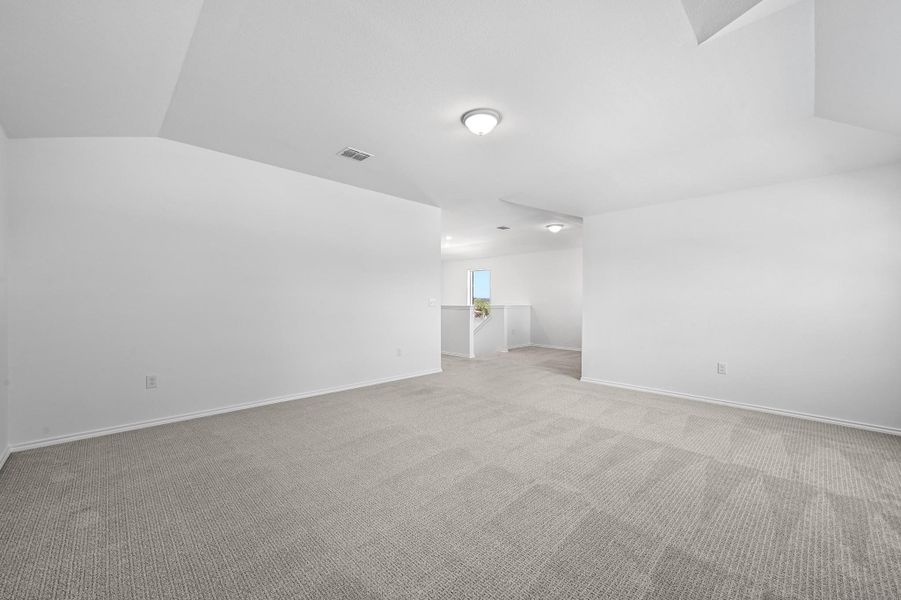 Spacious, unfurnished interior of a new home in Creekside at Estancia, Austin (Image 22).